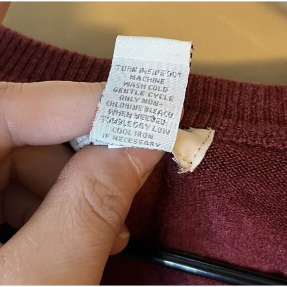 Dockers Sweater Mens XL Red V-Neck Pullover Long Sleeve 100% Acrylic Used - Picture 3 of 5